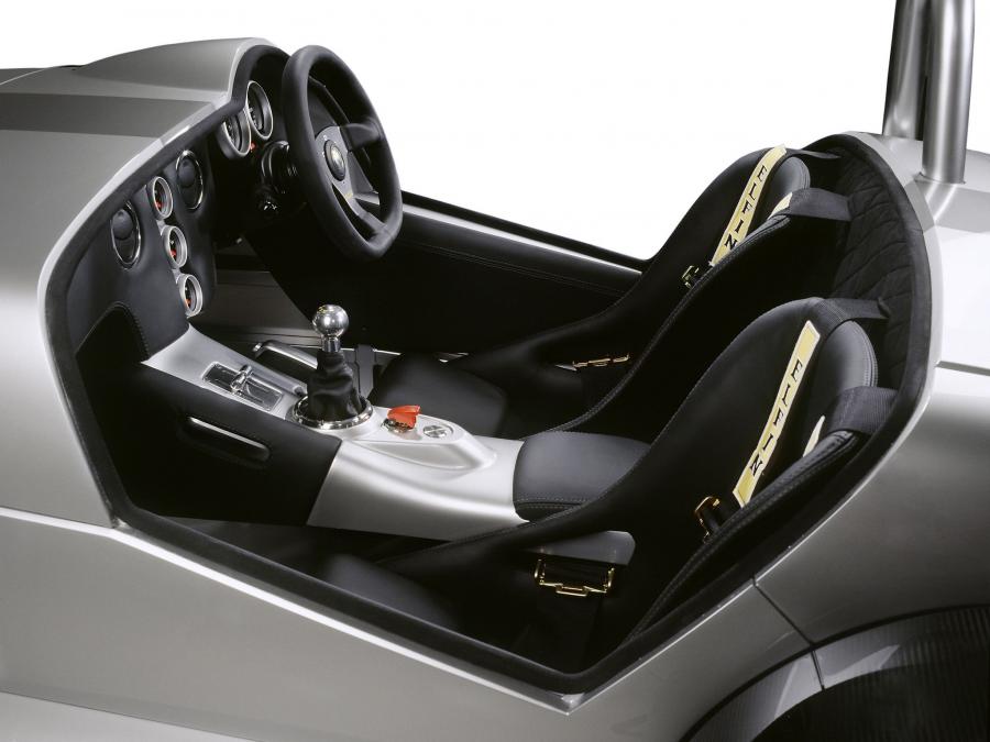 Интерьер Elfin Clubman MS8 Concept 2004 года  (фото 3 из 25)